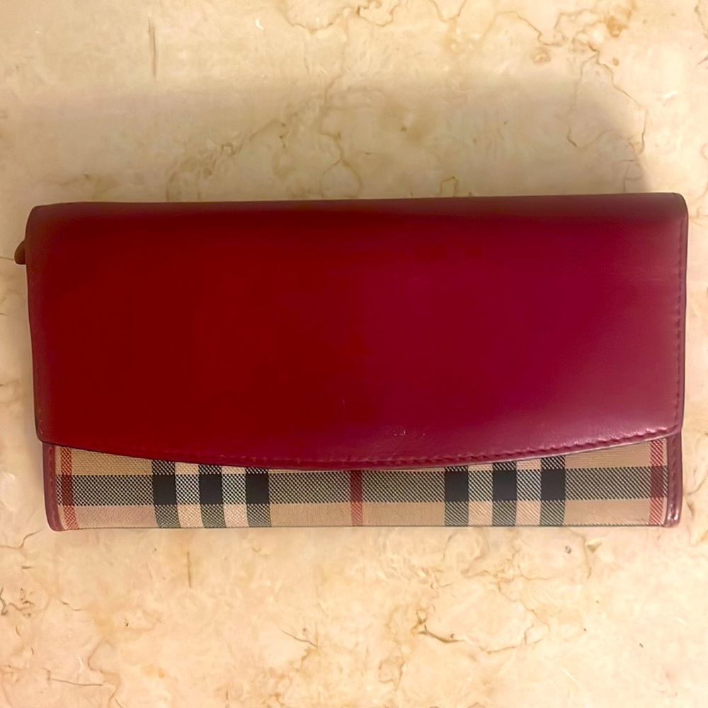 Burberry Vintage Authentic wallet. Chain and insert included . Plaid and Red